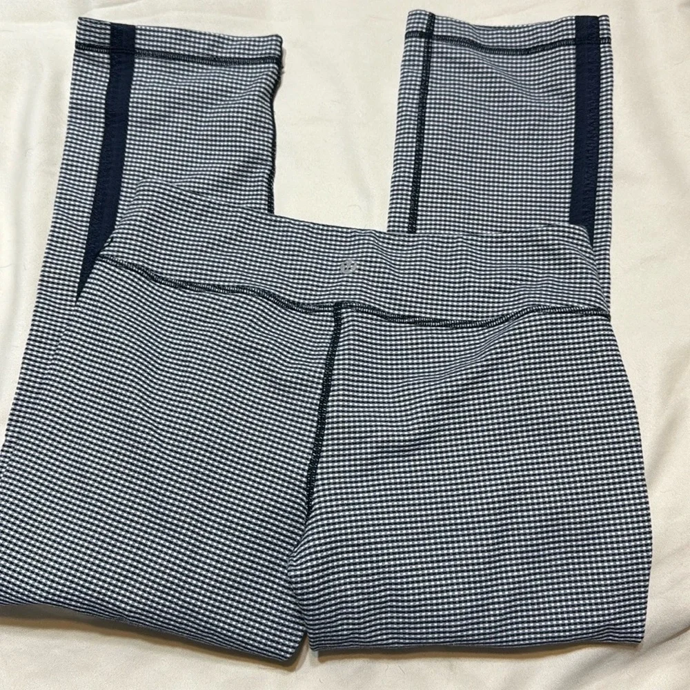 Lululemon crops